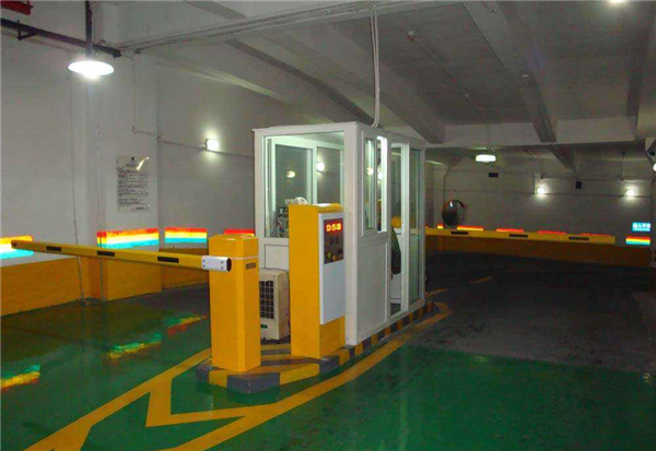 停車場(chǎng)智能化遇新挑戰(zhàn)，《中國(guó)公路網(wǎng)》提出：關(guān)注智能停車場(chǎng)市場(chǎng)